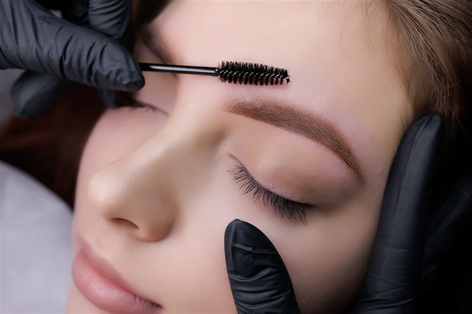 Techniques de maquillage pour les yeux marrons
